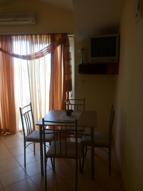 Apartments Villa Dalmatina Vodice Chambre photo